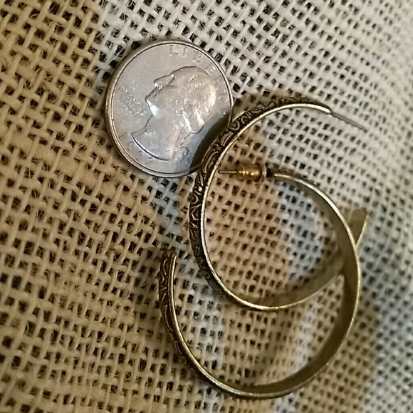 Gold hoops - Picture 2 of 4